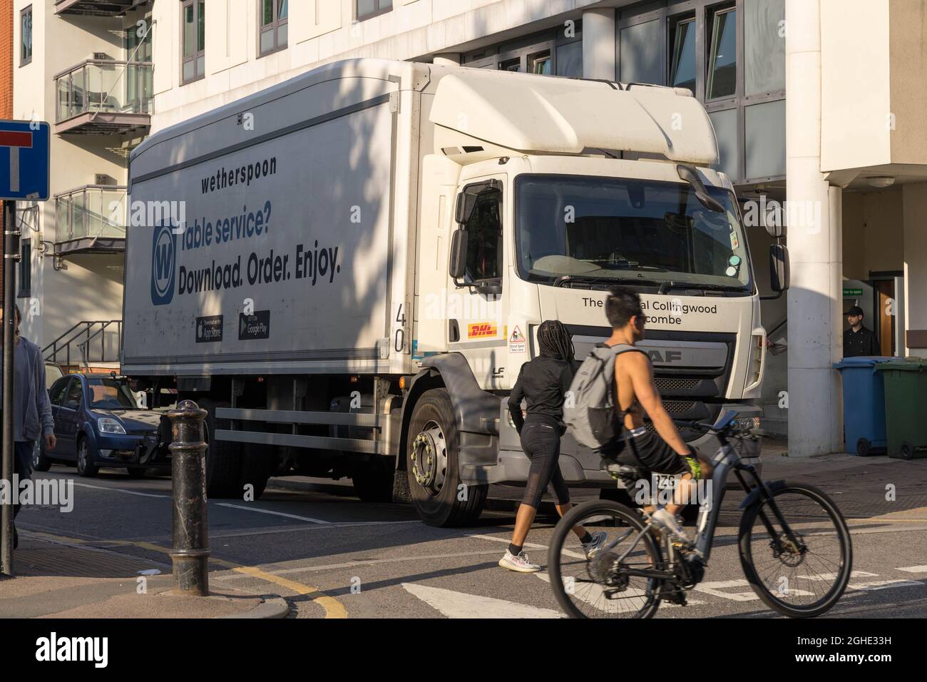 Londra, Regno Unito 06 settembre 2021. Un bellissimo sole di inizio autunno, londinesi e turisti tutti prendere il sole e godersi la mini onda di calore a Greenwich Park con temperature, mercurio che sale a circa 24 gradi. Credit: Xiu Bao/Alamy Live News Foto Stock
