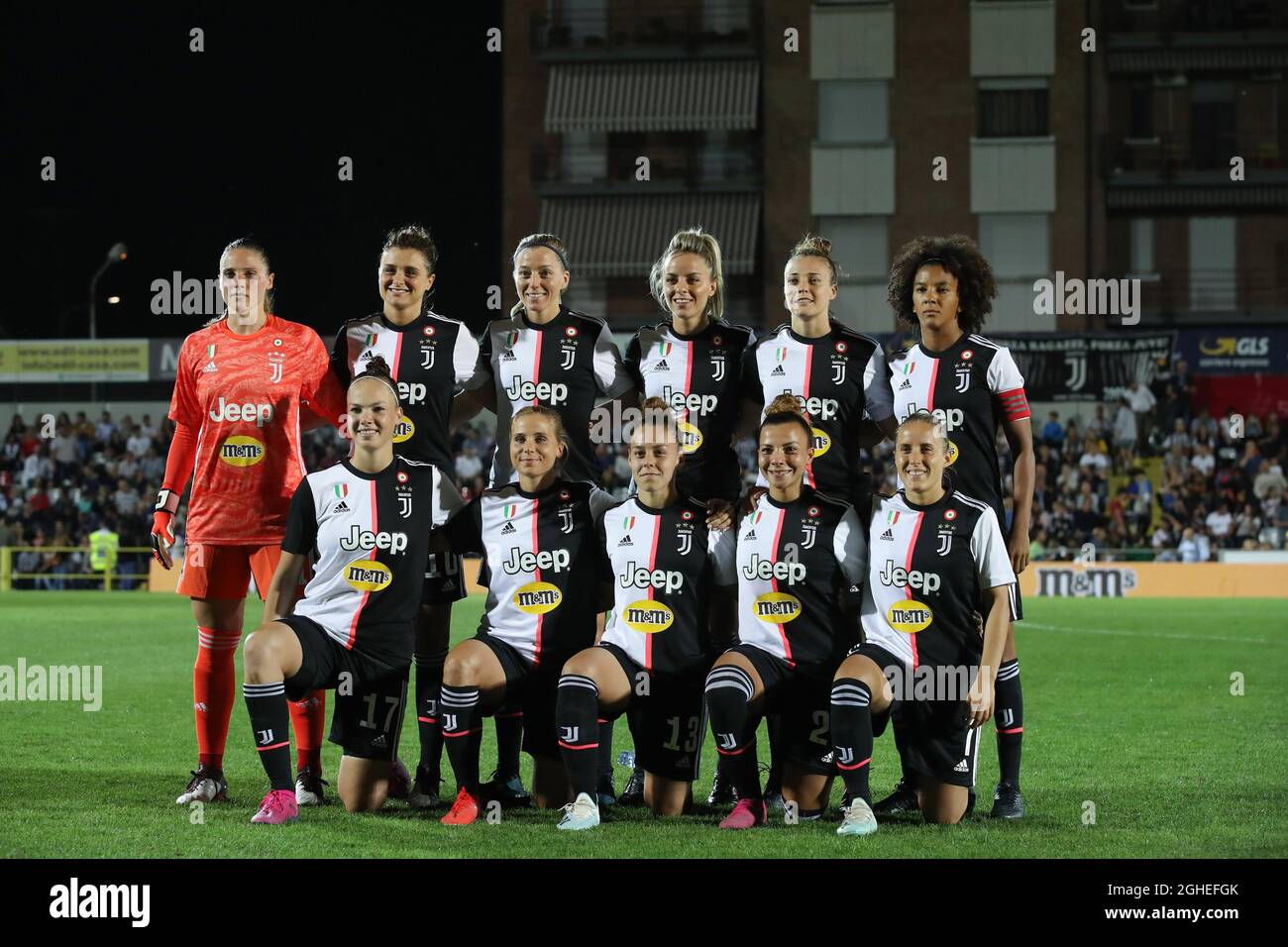 Gli undici di partenza della Juventus si schierano per una foto di squadra prima del calcio di inizio, in fila (da L a R); Laura Giuliani, cristiana Girelli, Linda Sembrant, Martina Rosqui, Aurora Galli e capitano Sara Gama, prima fila ( da L a R ); Andrea Staskova, Tuija Hyyrynen, Lisa Boattin, Arianna Caruso e Valentina Cernoia durante la partita della UEFA Womens Champions League allo Stadio Giuseppe Moccagatta - Alessandria, Torino. Data foto: 11 settembre 2019. Il credito d'immagine dovrebbe essere: Jonathan Moscrop/Sportimage via PA Images Foto Stock