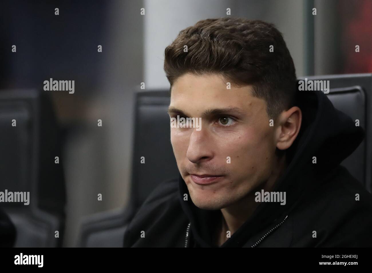 Mattia Caldara di AC Milan raffigurata nell'area salotto executive prima della Serie A a a Giuseppe Meazza, Milano. Data foto: 20 ottobre 2019. Il credito d'immagine dovrebbe essere: Jonathan Moscrop/Sportimage via PA Images Foto Stock