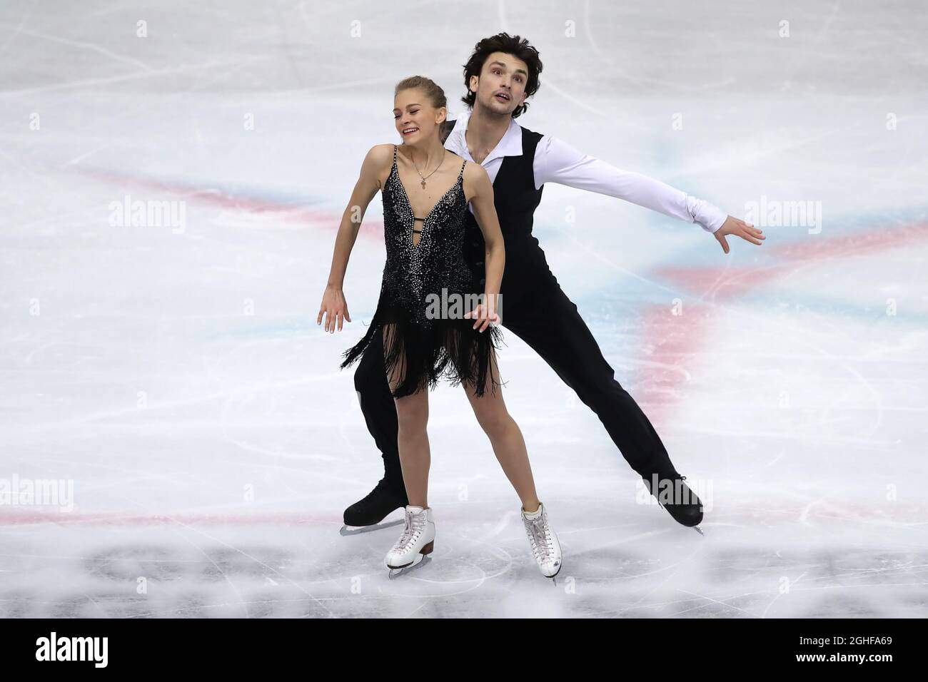 Maria Kazakova e George Reviya di Georgia suonano a Palavela, Torino. Data foto: 6 dicembre 2019. Il credito d'immagine dovrebbe essere: Jonathan Moscrop/Sportimage via PA Images Foto Stock