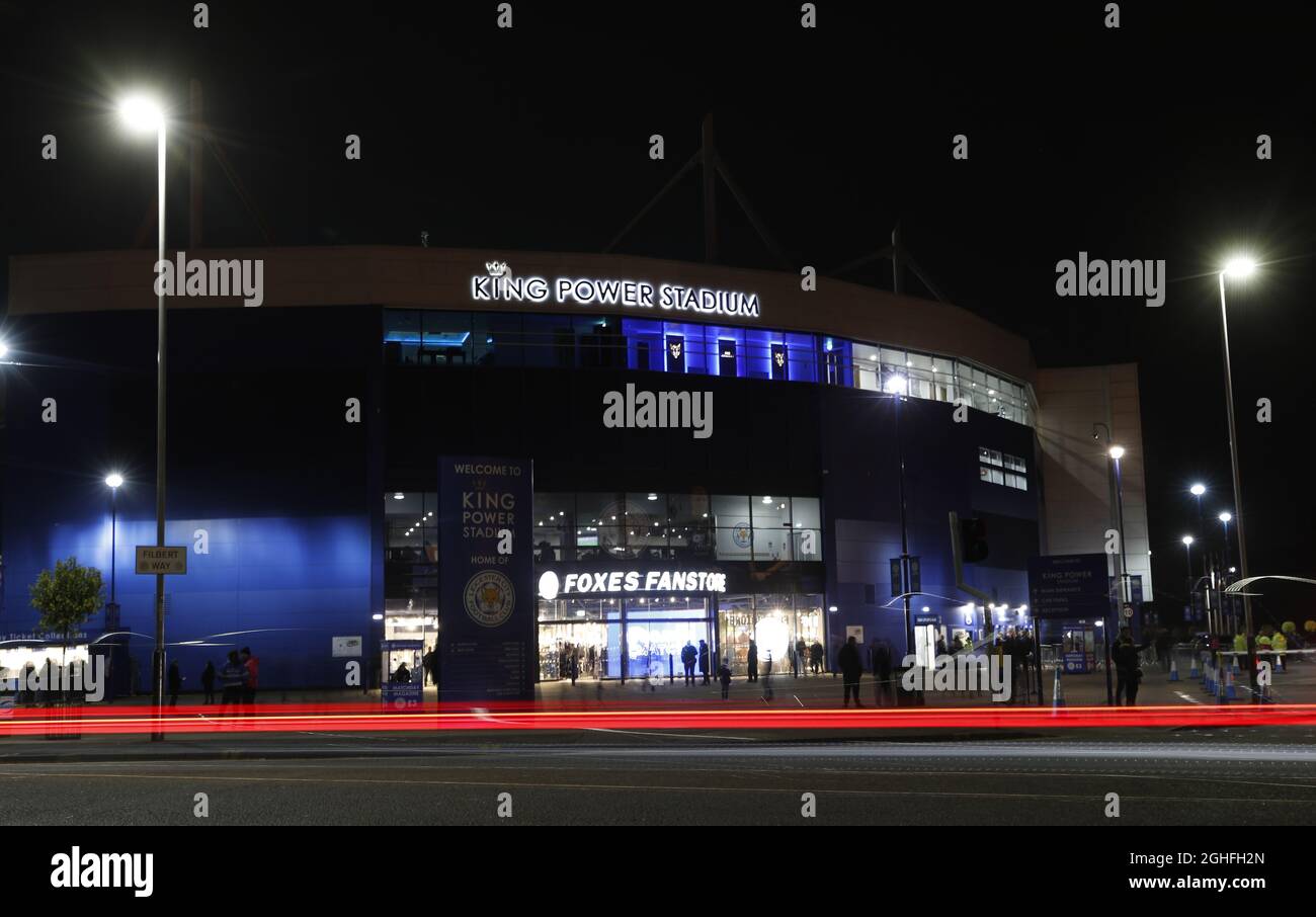 Vista generale con le luci dei percorsi del luogo di incontro prima della partita della Carabao Cup al King Power Stadium di Leicester. Data foto: 8 gennaio 2020. Il credito dovrebbe essere: Darren Staples/Sportimage via PA Images Foto Stock