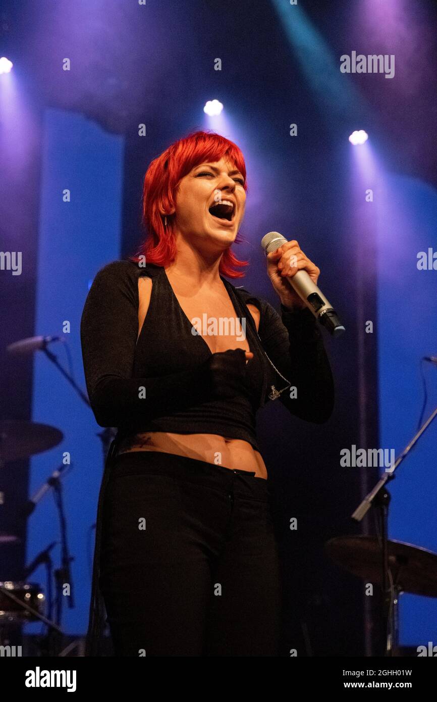 NAPA, CA - 4 SETTEMBRE 2021: Donna Missal in concerto presso la sala da ballo Jam Cellars di Napa, CA © Andrew Wilson Foto Stock