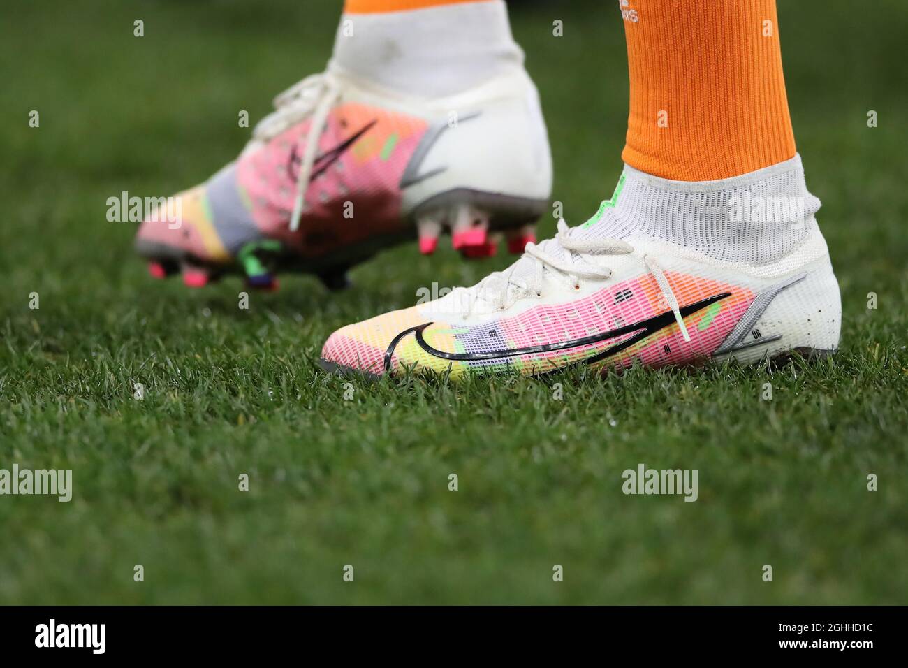 Cristiano Ronaldo delle nuove scarpe da calcio Nike Mercurial della  Juventus si vede durante il riscaldamento prima della partita della Serie A  a a Luigi Ferraris, Genova. Data foto: 30 gennaio 2021.