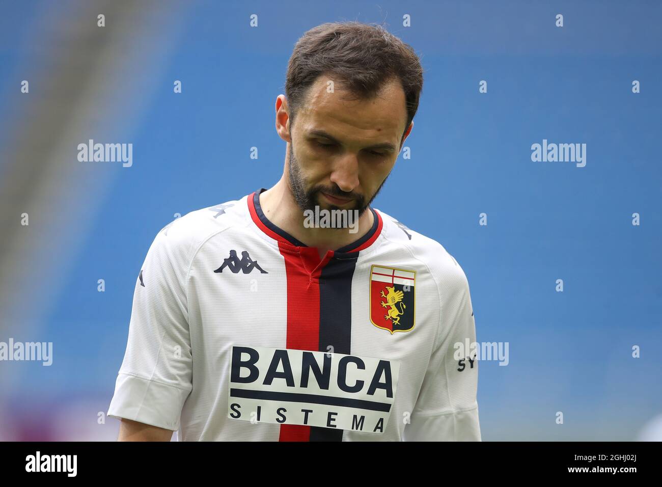 Milano, 18 aprile 2021. Milano Badelj del CFC di Genova durante la serie A a a Giuseppe Meazza, Milano. Il credito d'immagine dovrebbe essere: Jonathan Moscrop / Sportimage via PA Images Foto Stock
