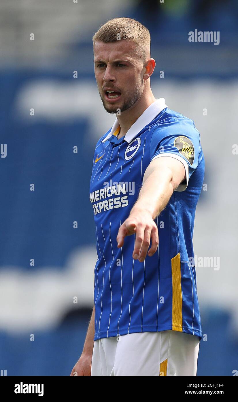 Brighton and Hove, Inghilterra, 1° maggio 2021. Adam Webster di Brighton durante la partita della Premier League allo stadio AMEX, Brighton e Hove. Il credito d'immagine dovrebbe leggere: Paul Terry / Sportimage via PA Images Foto Stock