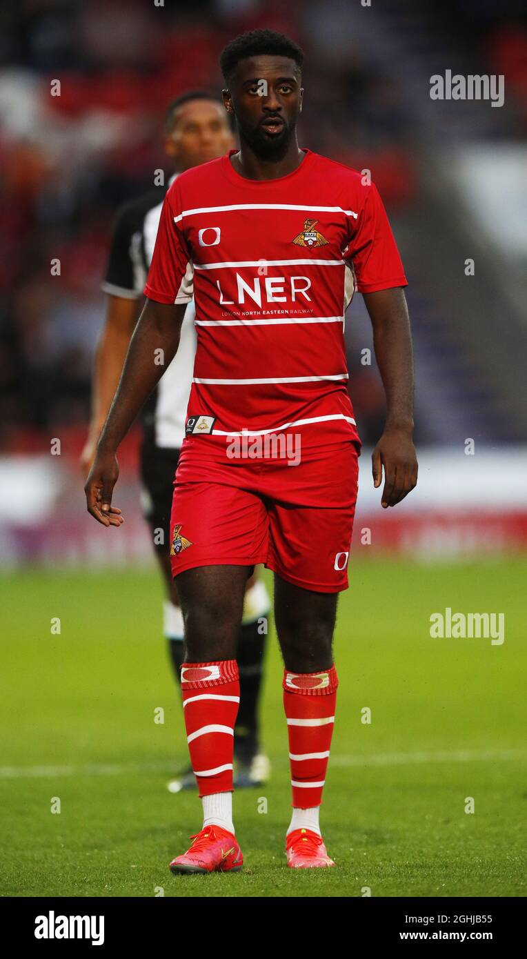 Doncaster, Inghilterra, 23 luglio 2021. Jordy Hiwula di Doncaster Rovers durante la partita di prima stagione allo stadio Keepmoat di Doncaster. Il credito d'immagine dovrebbe leggere: Lynne Cameron / Sportimage via PA Images Foto Stock