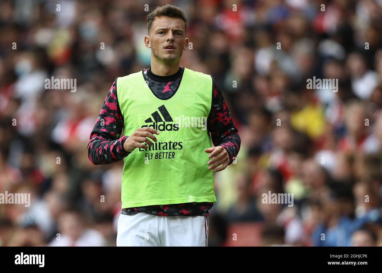 Londra, Inghilterra, 1 agosto 2021. Ben White of Arsenal si riscalda durante la partita di prima stagione all'Emirates Stadium di Londra. Il credito delle immagini dovrebbe leggere: Paul Terry / Sportimage via PA Images via PA Images Foto Stock