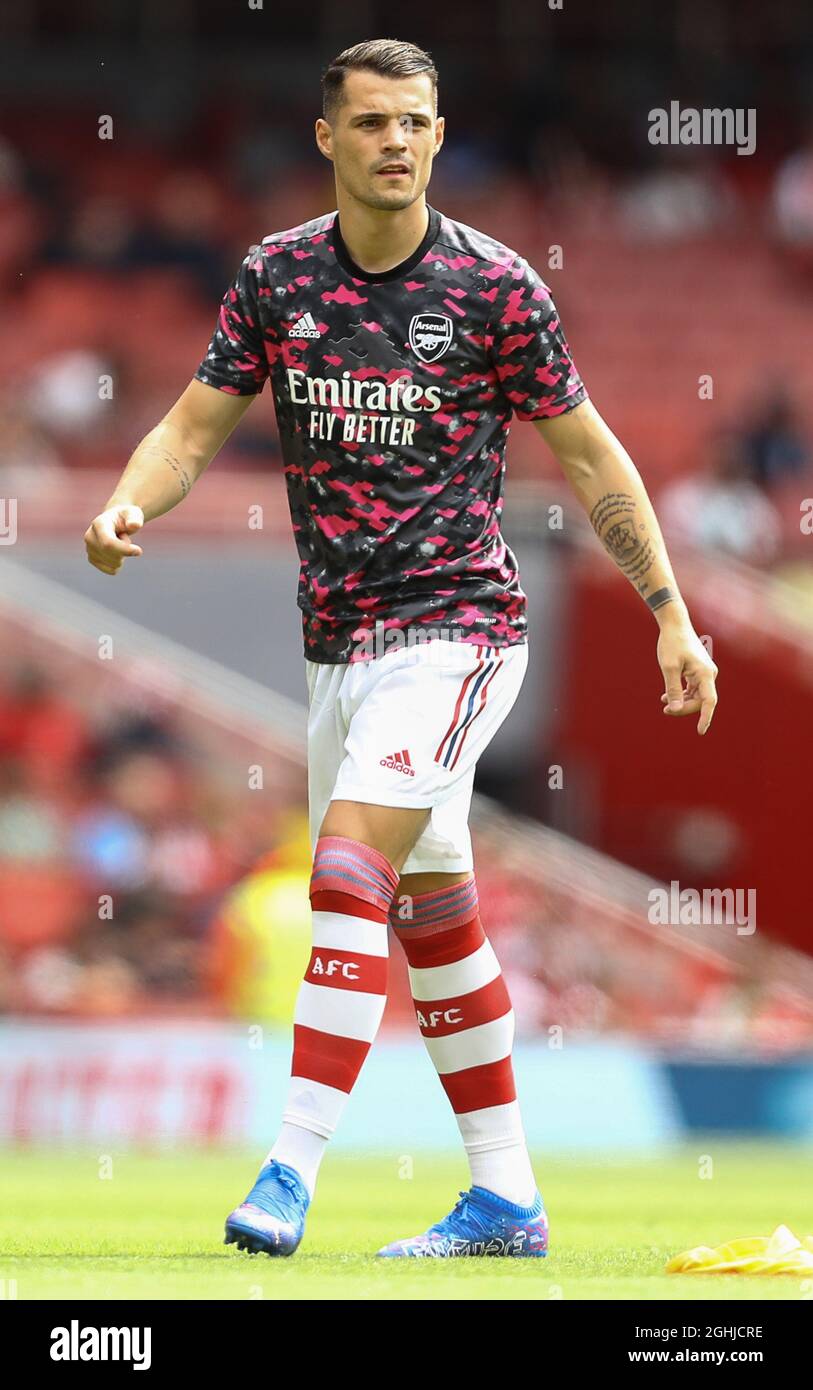 Londra, Inghilterra, 1 agosto 2021. Granit Xhaka dell'Arsenal si riscalda davanti alla partita di prima stagione presso l'Emirates Stadium di Londra. Il credito delle immagini dovrebbe leggere: Paul Terry / Sportimage via PA Images via PA Images Foto Stock