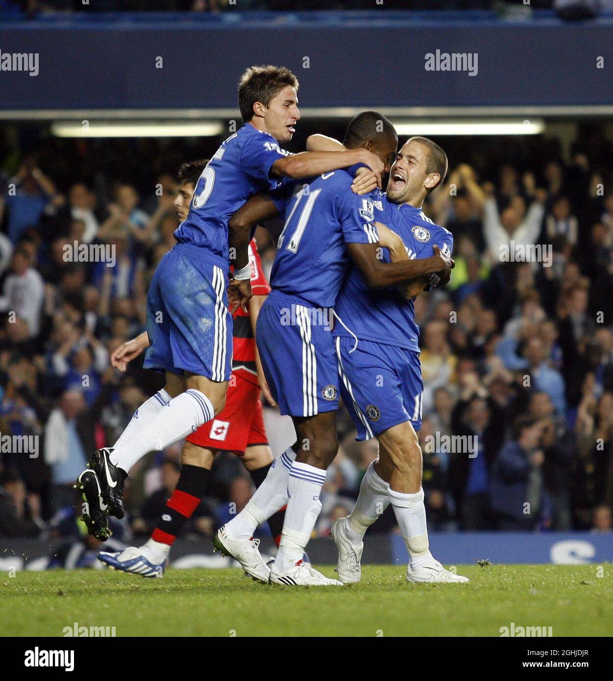 Joe Cole di Chelsea celebra con Salomon Kalou il portiere durante la partita della Carling Cup tra Chelsea e QPR a Stamford Bridge. Foto Stock