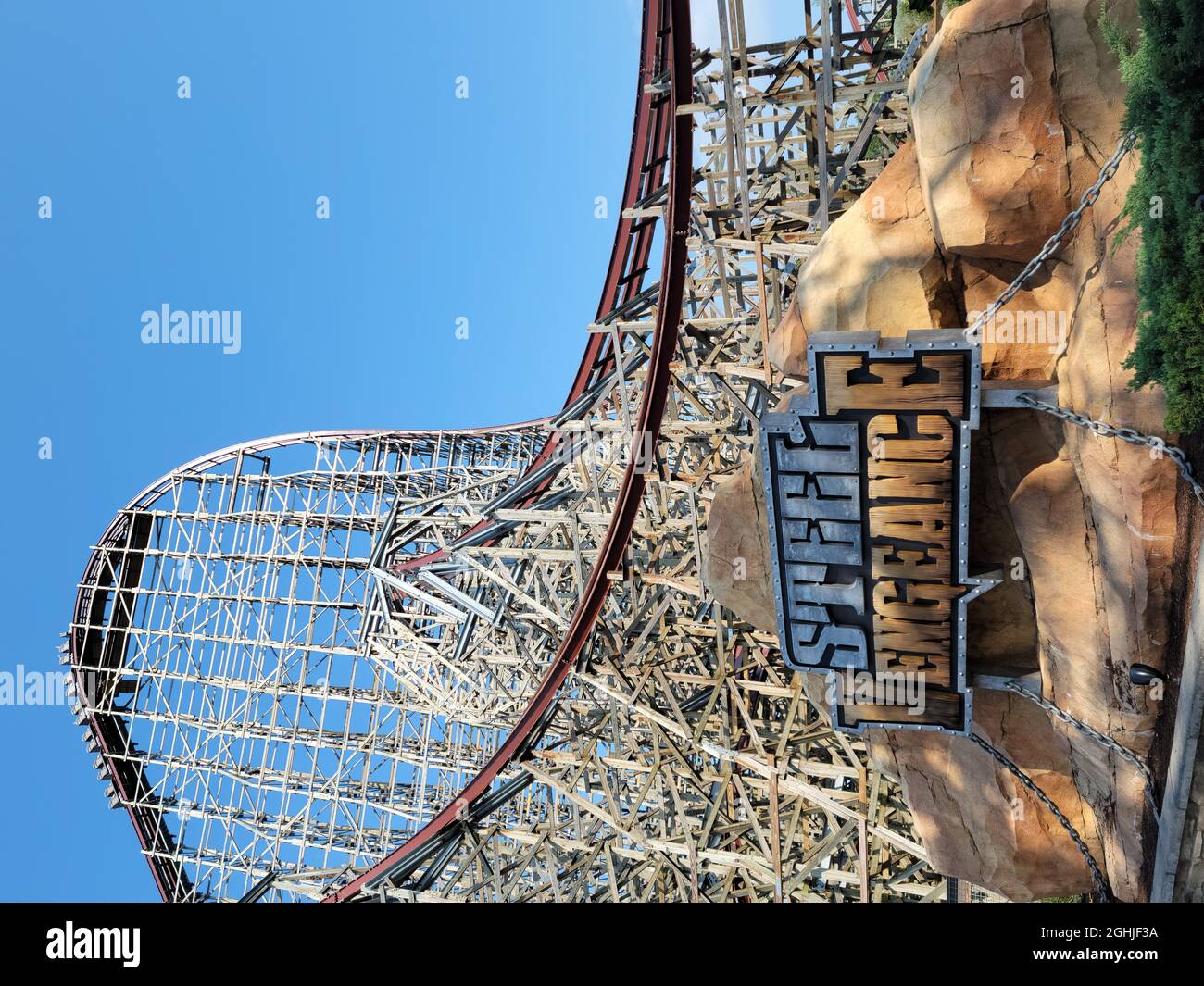 Lo "Steel Vengeance" è stato inaugurato a Cedar Point il 5 maggio 2018. Questa corsa è la prima montagne russe iper-ibride e scende a 90 gradi. Foto Stock