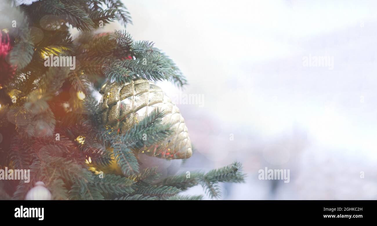 Primo piano sfondo albero di Natale. Il concetto di sfondo festivo di Capodanno. Foto Stock