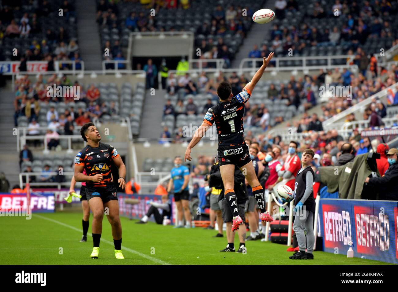 Dacia Magic Weekend 2021 settembre, Super League Rugby, Castleford Tigers contro Salford Red Devils, St James Park Stadium, Newcastle. REGNO UNITO Foto Stock