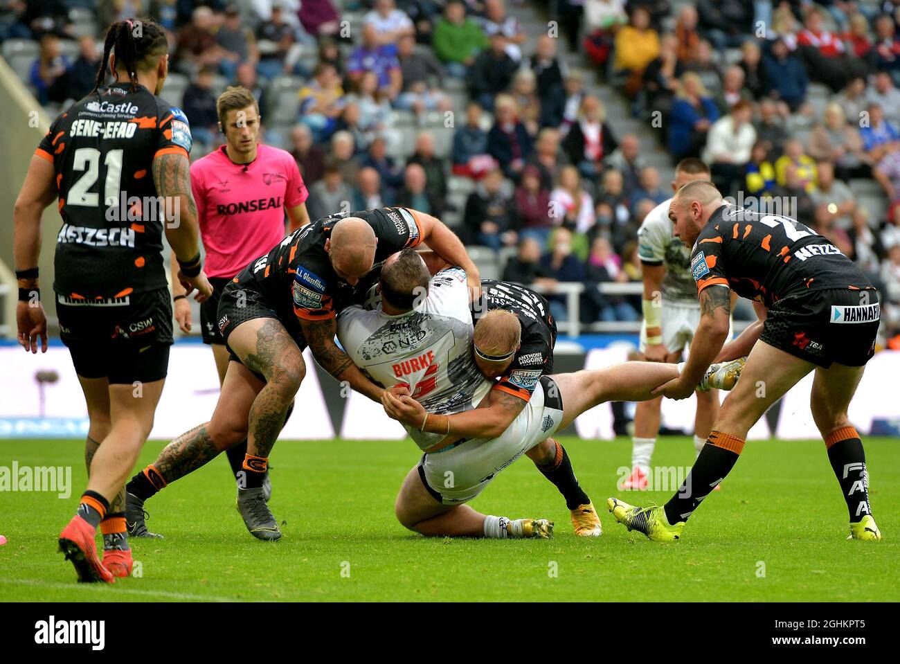 Dacia Magic Weekend 2021 settembre, Super League Rugby, Castleford Tigers contro Salford Red Devils, St James Park Stadium, Newcastle. REGNO UNITO Foto Stock