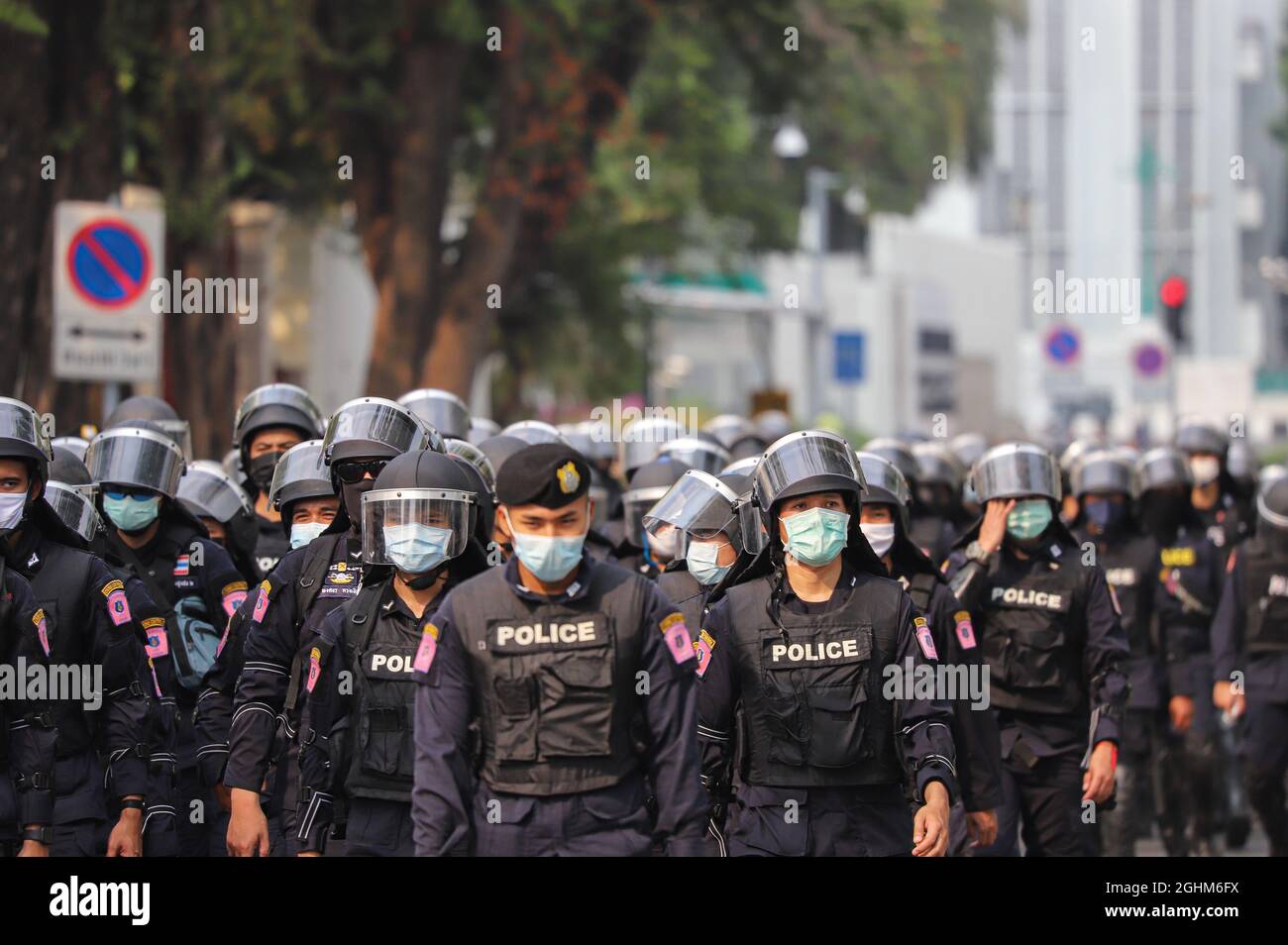 Bangkok, THAILANDIA - 7 febbraio 2021: La polizia Thai Riot prende l'area di fronte all'edificio delle Nazioni Unite da myanmar manifestanti in caso contro i militari. Foto Stock