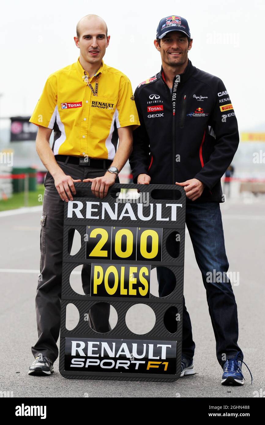 Pole sitter Mark Webber (AUS) la Red Bull Racing celebra la pole position 200 per la Renault in F1. 13.10.2012. Formula 1 World Championship, Rd 16, Gran Premio di Corea, Yeongam, Corea del Sud, Giorno di qualificazione. Foto Stock