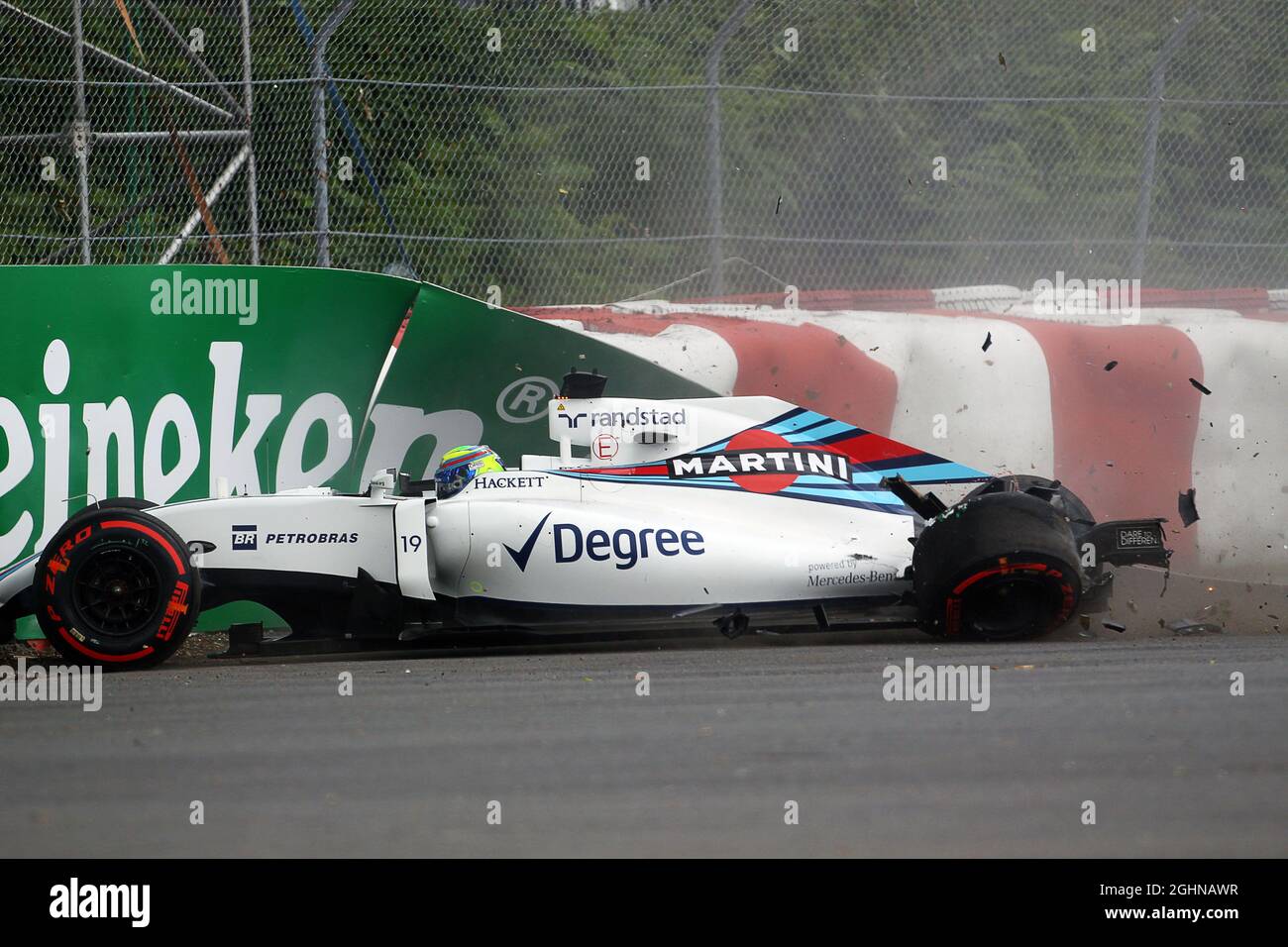 Felipe massa (BRA) Williams FW38 si è schiantata nella prima sessione di prove. 10.06.2016. Formula 1 World Championship, Rd 7, Canadian Grand Prix, Montreal, Canada, Giorno della pratica. Il credito fotografico dovrebbe essere: XPB/Press Association Images. Foto Stock