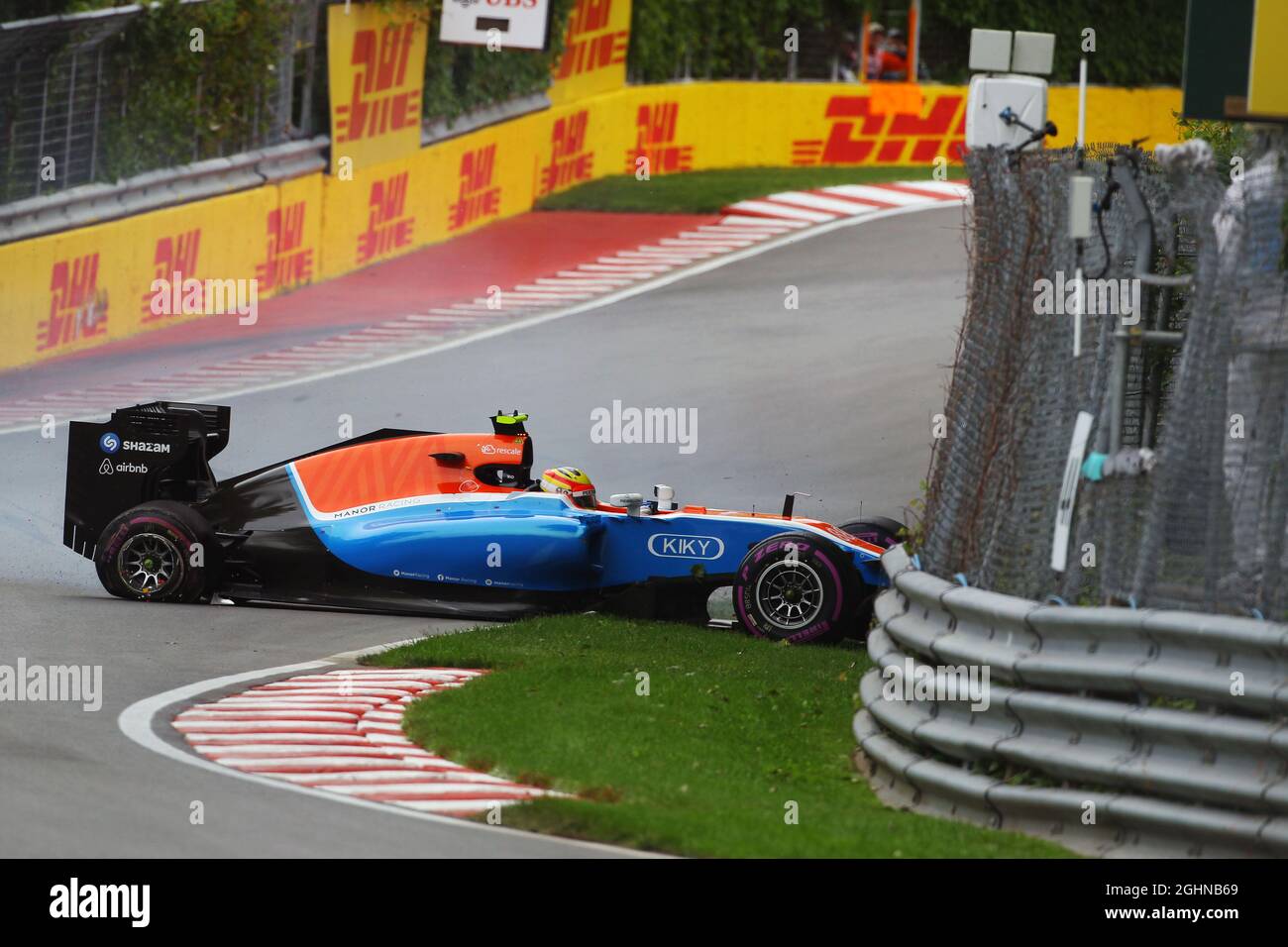 Rio Haryanto (IDN) Manor Racing MRT05 si è schiantato durante le qualifiche. 11.06.2016. Formula 1 World Championship, Rd 7, Canadian Grand Prix, Montreal, Canada, Giorno di qualificazione. Il credito fotografico dovrebbe essere: XPB/Press Association Images. Foto Stock