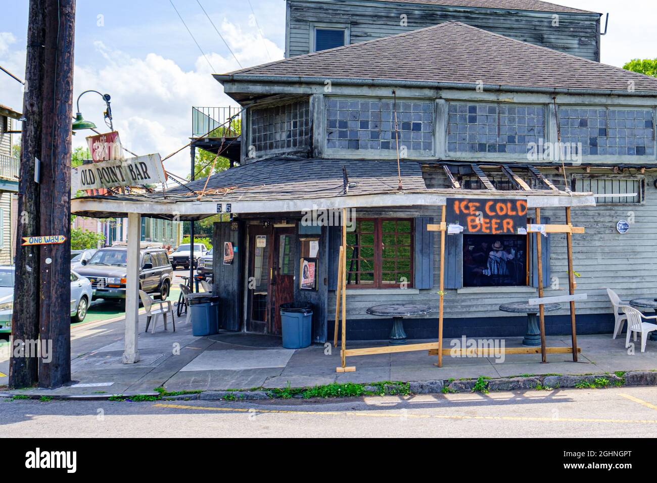 NEW ORLEANS, LA - 15 MARZO 2020: Old Point Bar sulla West Bank di New Orleans Foto Stock
