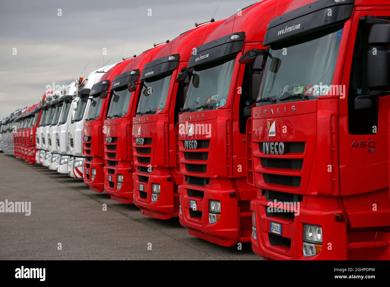 Ferrari camion. 13.07.2017. Formula 1 World Championship, Rd 10, Gran Premio di Gran Bretagna, Silverstone, Inghilterra, Giorno di preparazione. Il credito fotografico dovrebbe essere: XPB/Press Association Images. Foto Stock