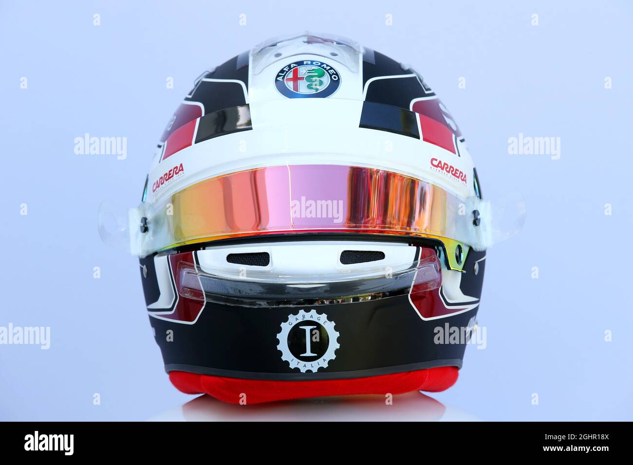 Il casco di Charles Leclerc (MON) Sauber F1 Team. 23.03.2018. Formula 1  World Championship, Rd 1, Australian Grand Prix, Albert Park, Melbourne,  Australia, giorno di pratica. Il credito fotografico dovrebbe essere:  XPB/Press