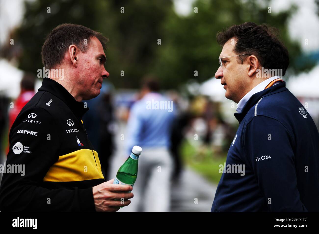 (Da L a R): Alan Permane (GBR) Renault Sport F1 Team Trackside Operations Director con Nicholas Tombazis (GRE) FIA responsabile questioni tecniche monoposto. 24.03.2018. Formula 1 World Championship, Rd 1, Australian Grand Prix, Albert Park, Melbourne, Australia, giorno delle Qualifiche. Il credito fotografico dovrebbe essere: XPB/Press Association Images. Foto Stock