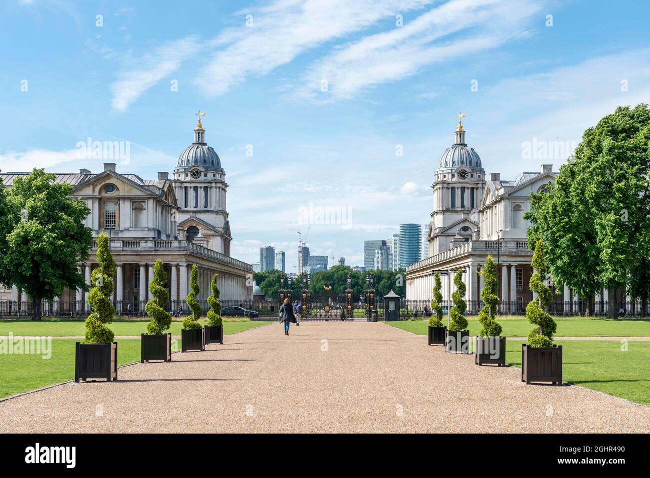 Old Royal Naval College, grattacieli posteriori di Canary Wharf, Greenwich, Londra, regione di Londra, Inghilterra, Regno Unito Foto Stock
