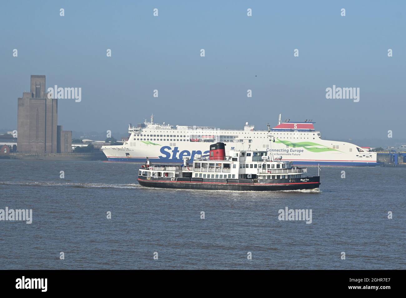 Traghetto per attraversare il Mersey Foto Stock