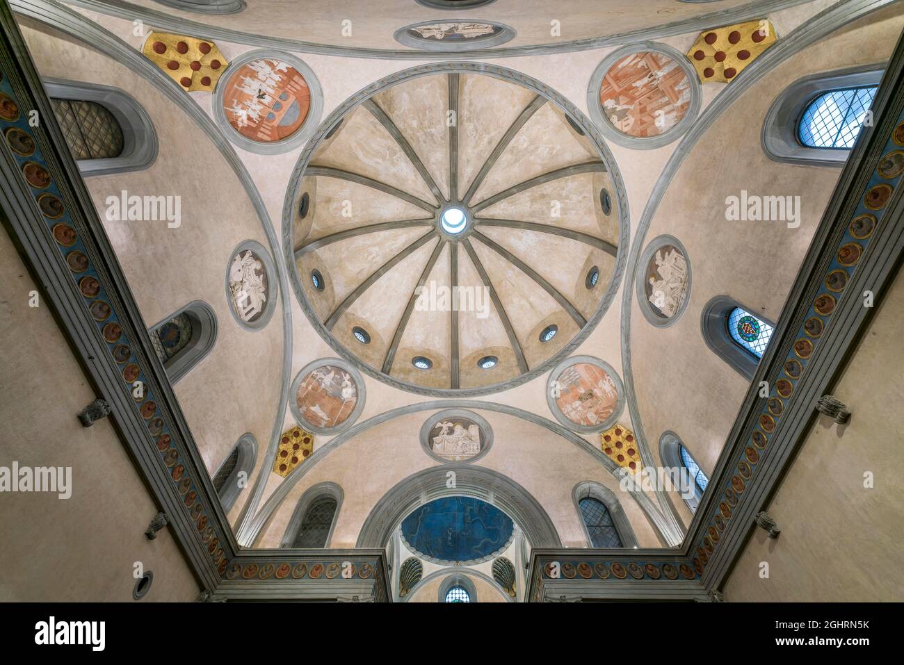 Camera e cupola della Sagrestia Vecchia, Sacrestia Vecchia, architetto Filippo Brunelleschi, Rinascimento, Basilica di San Lorenzo, Firenze, Toscana, Italia Foto Stock