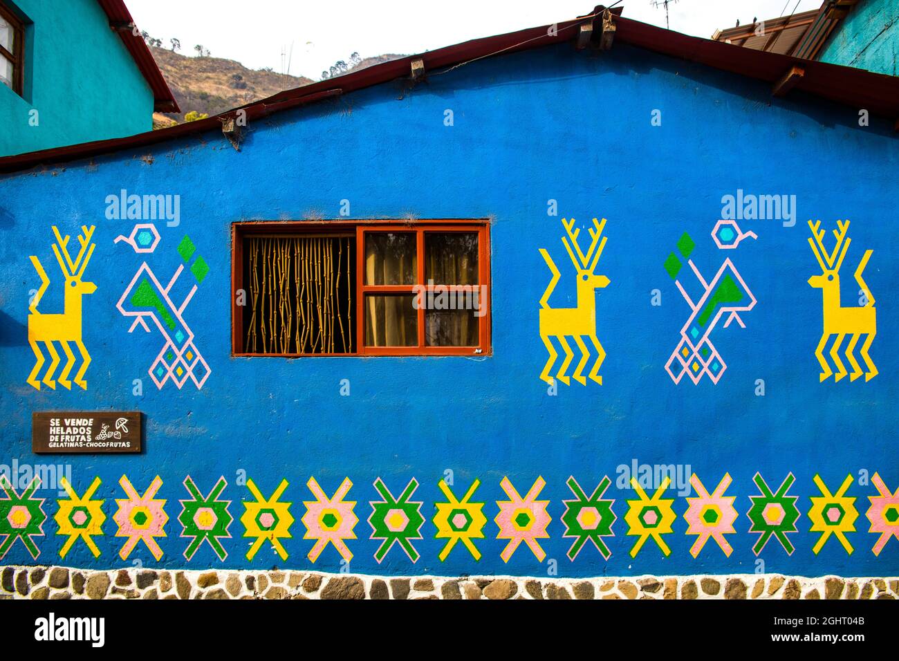 Case dipinte con i tradizionali modelli maya, Eupithecia (Catarina) Palopo, Lago Atitlan, Santa Catarina Palopo, Guatemala Foto Stock