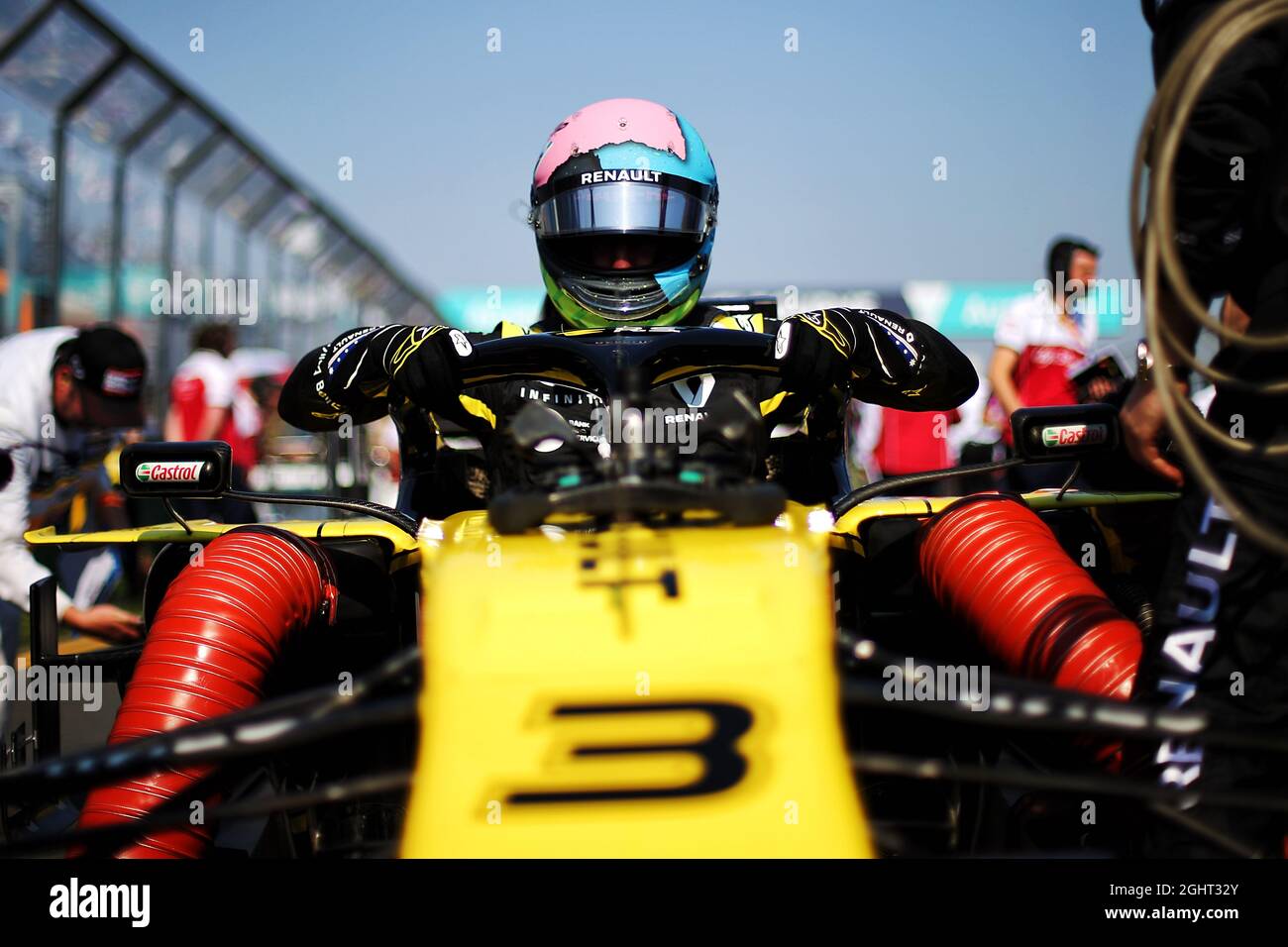 Daniel Ricciardo (AUS) Renault F1 Team RS19 in griglia. 17.03.2019. Formula 1 World Championship, Rd 1, Australian Grand Prix, Albert Park, Melbourne, Australia, Race Day. Il credito fotografico dovrebbe essere: XPB/Press Association Images. Foto Stock