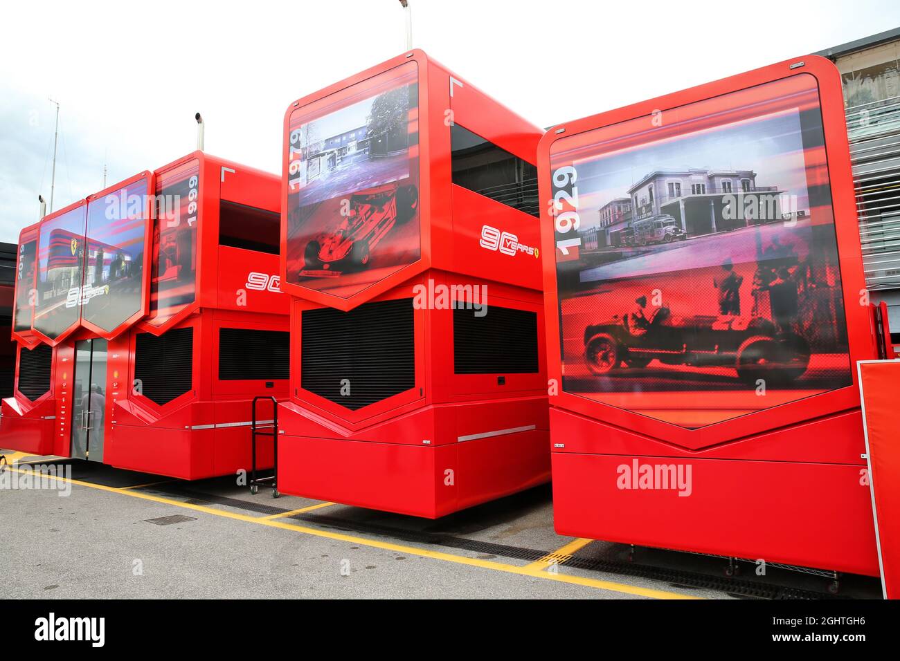 Ferrari camion nel paddock. 06.09.2019. Campionato del mondo formula 1, Rd 14, Gran Premio d'Italia, Monza, Italia, Giorno della pratica. Il credito fotografico dovrebbe essere: XPB/Press Association Images. Foto Stock
