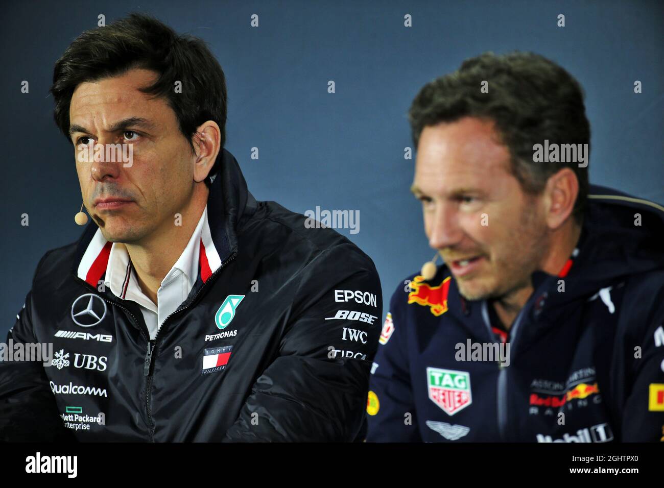 (Da L a R): Toto Wolff (GER) Mercedes AMG F1 azionista e Direttore Esecutivo e Christian Horner (GBR) Red Bull Racing Team Principal alla FIA Press Conference. 25.10.2019. Formula 1 World Championship, Rd 18, Gran Premio del Messico, Città del Messico, Messico, Giorno della pratica. Il credito fotografico dovrebbe essere: XPB/Press Association Images. Foto Stock