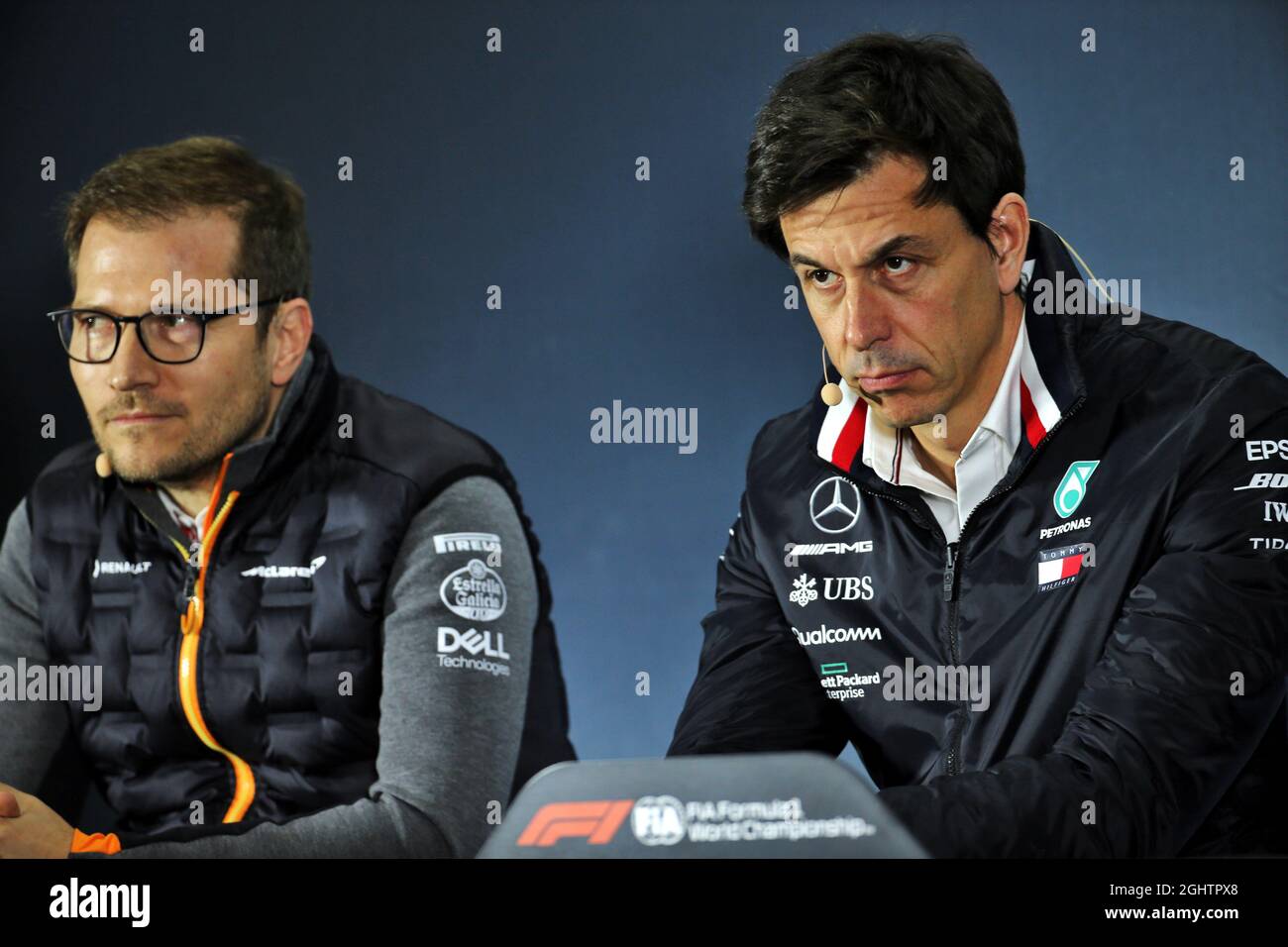 (Da L a R): Andreas Seidl, Amministratore Delegato McLaren e Toto Wolff (GER) azionista ed Amministratore Delegato Mercedes AMG F1 alla FIA Press Conference. 25.10.2019. Formula 1 World Championship, Rd 18, Gran Premio del Messico, Città del Messico, Messico, Giorno della pratica. Il credito fotografico dovrebbe essere: XPB/Press Association Images. Foto Stock