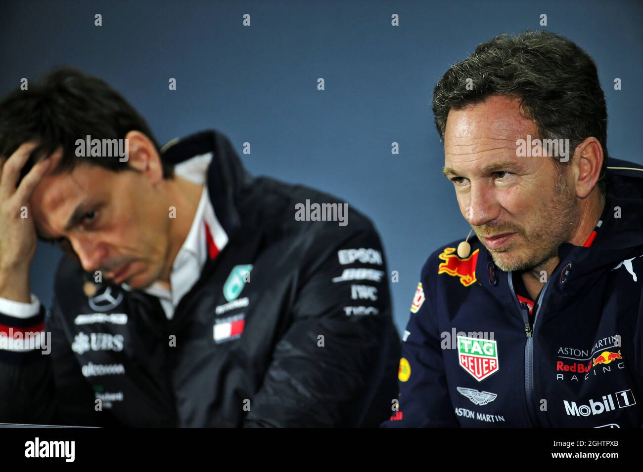 (Da L a R): Toto Wolff (GER) Mercedes AMG F1 azionista e Direttore Esecutivo e Christian Horner (GBR) Red Bull Racing Team Principal alla FIA Press Conference. 25.10.2019. Formula 1 World Championship, Rd 18, Gran Premio del Messico, Città del Messico, Messico, Giorno della pratica. Il credito fotografico dovrebbe essere: XPB/Press Association Images. Foto Stock