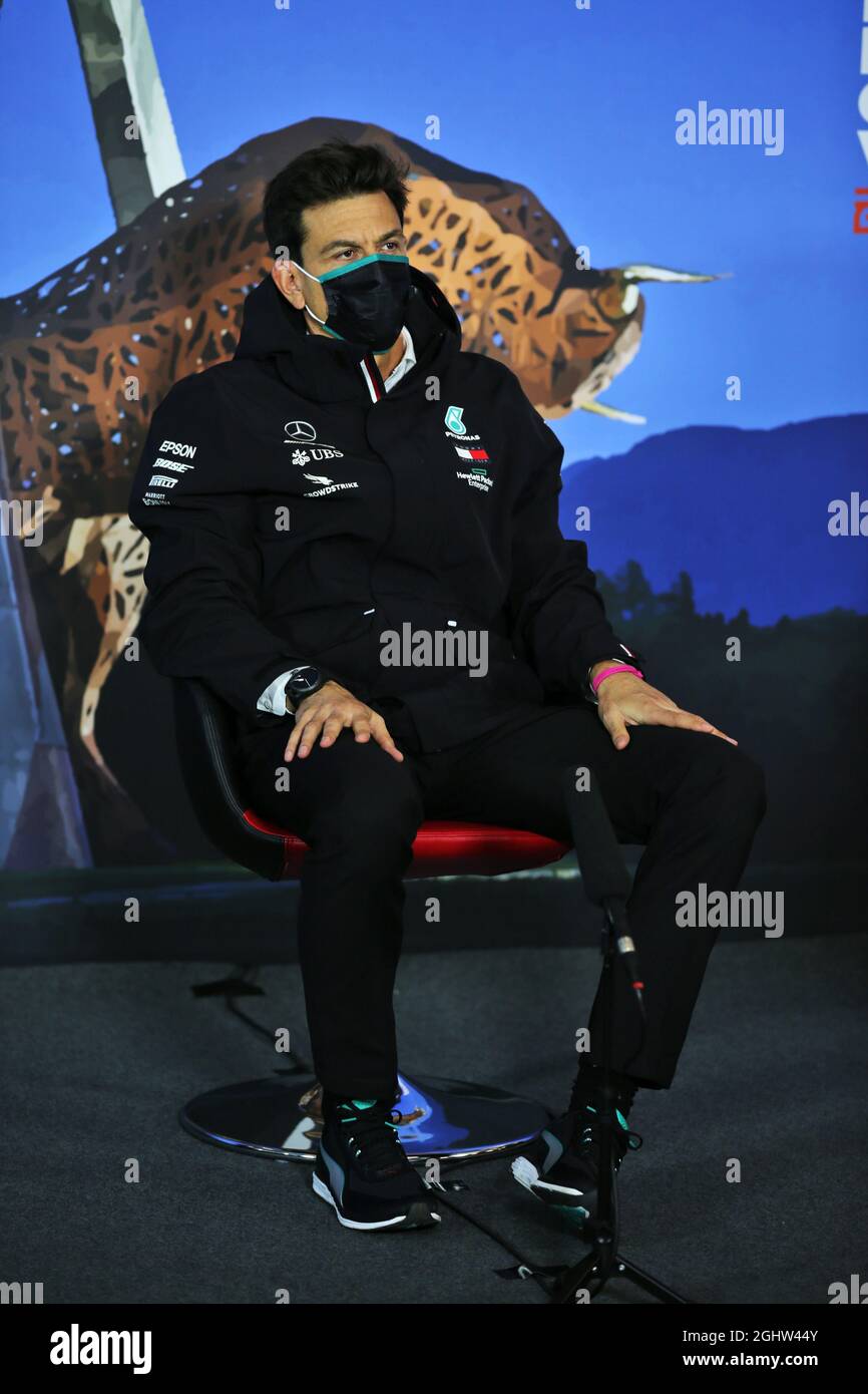 Toto Wolff (GER) Mercedes AMG F1, azionista e direttore esecutivo della FIA Press Conference. 03.07.2020. Formula 1 World Championship, Rd 1, Gran Premio d'Austria, Spielberg, Austria, Giorno della pratica. Il credito fotografico dovrebbe essere: XPB/Press Association Images. Foto Stock