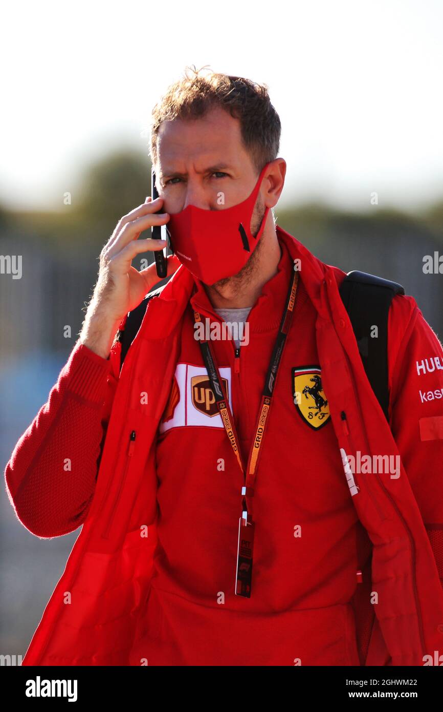 Sebastian Vettel (GER) Ferrari. 24.10.2020. Formula 1 World Championship, Rd 12, Gran Premio di Portogallo, Portimao, Portogallo, Giorno di qualificazione. Il credito fotografico dovrebbe essere: XPB/Press Association Images. Foto Stock