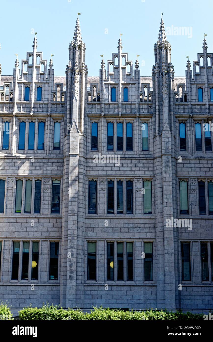 Esterno del Marischal College di Aberdeen, Scozia, Regno Unito. 17 luglio 2021 Foto Stock