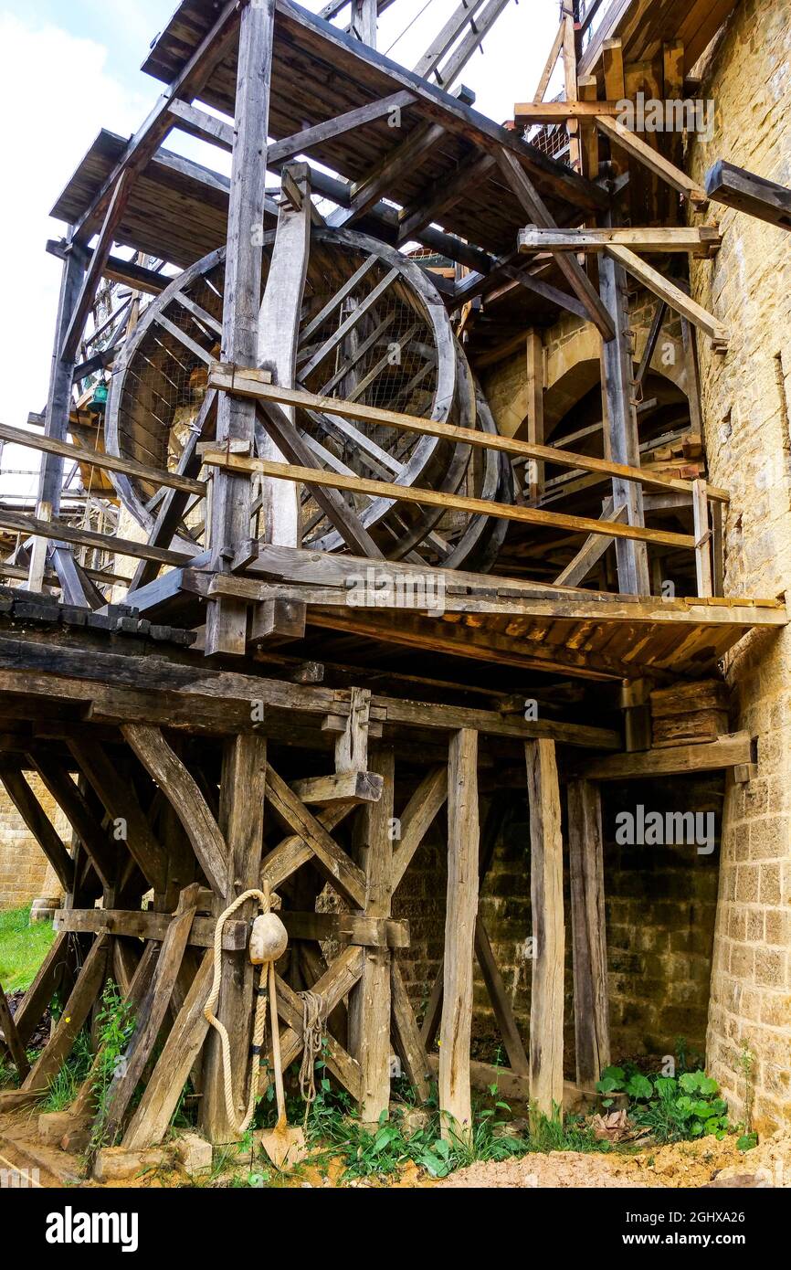 Sito di costruzione del castello di Guédelon, Treigny-Perreuse-Sainte-Colombe, Yonne, regione Bourgogne Franche-Comté, Francia Foto Stock