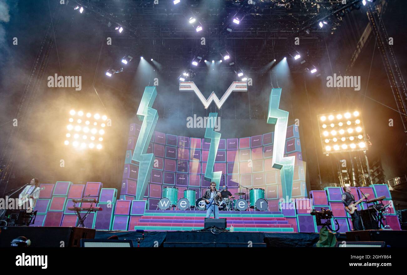 Seattle, Stati Uniti. 06 settembre 2021. Seattle, WA - 06 SETTEMBRE 2021 : il Rock band Weezer suona ad una folla solita durante l'Hella Mega Tour al T-Mobile Park il 06 settembre 202 1 a Seattle, Washington. Photo Xander Deccio/imageSPACE/Sipa USA Credit: Sipa USA/Alamy Live News Foto Stock