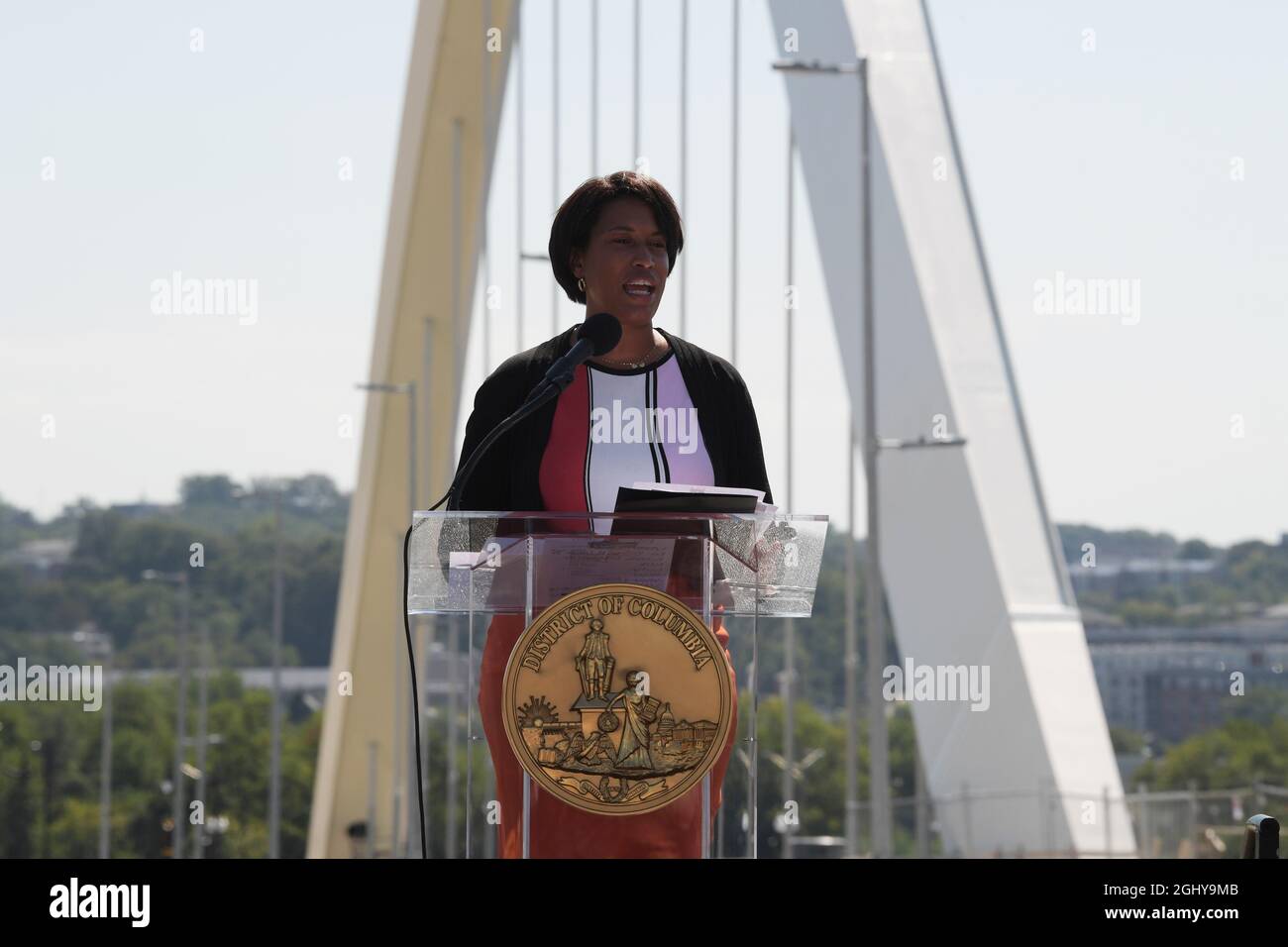 Washington, Stati Uniti. 07 settembre 2021. Il sindaco di Washington Muriel Bowser parla durante la celebrazione dell'apertura del New Frederick Douglass Memorial Bridge a Washington. Credit: SOPA Images Limited/Alamy Live News Foto Stock