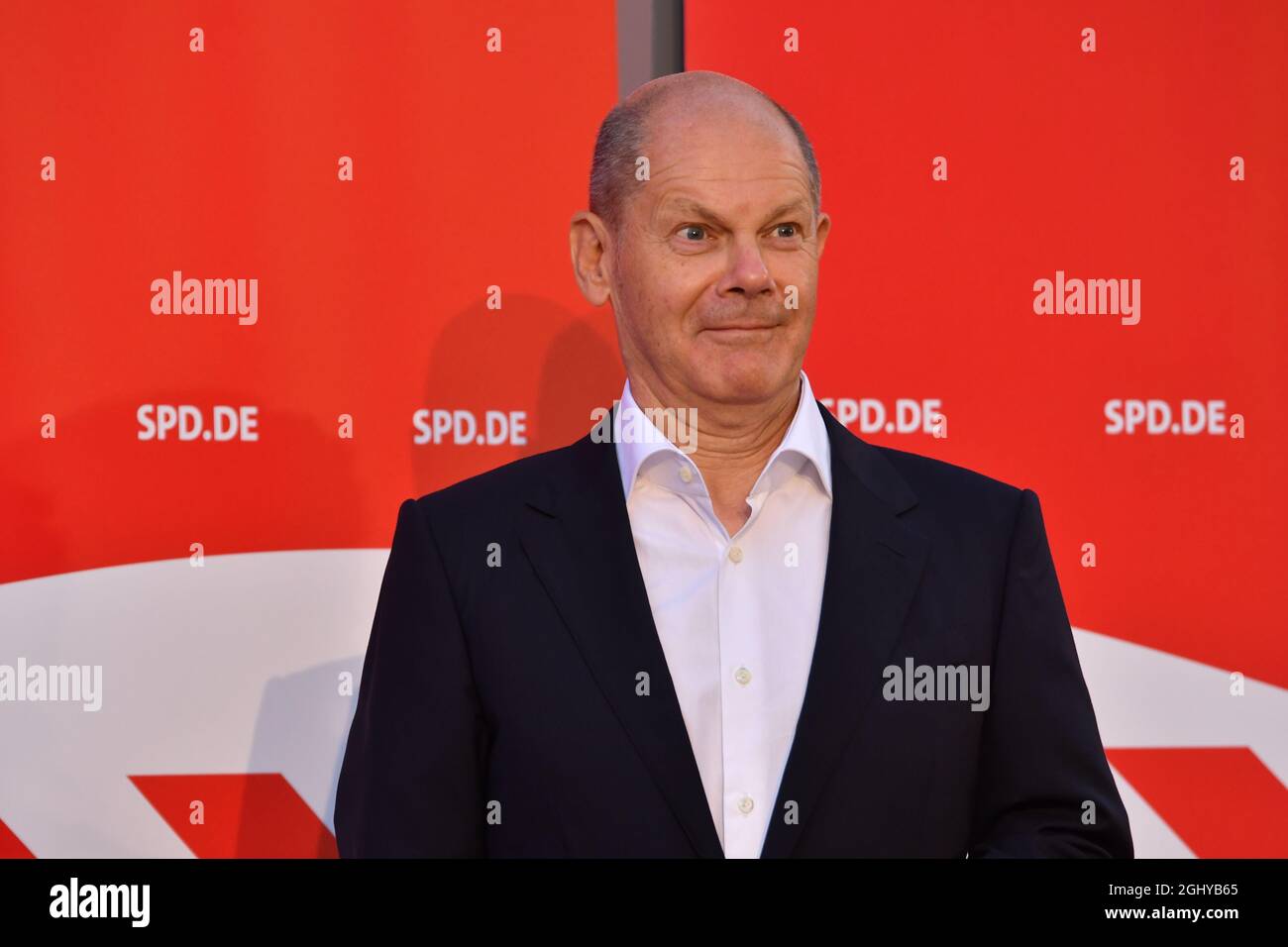 OLAF Scholz ha parlato a Berlino, presso la birreria all'aperto Zenner, in occasione di una campagna elettorale del SPD, il 3 settembre 2021 Foto Stock