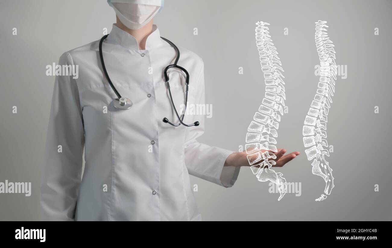 Problemi alla colonna vertebrale concetto medico. Foto medico femminile, spazio vuoto. Foto Stock