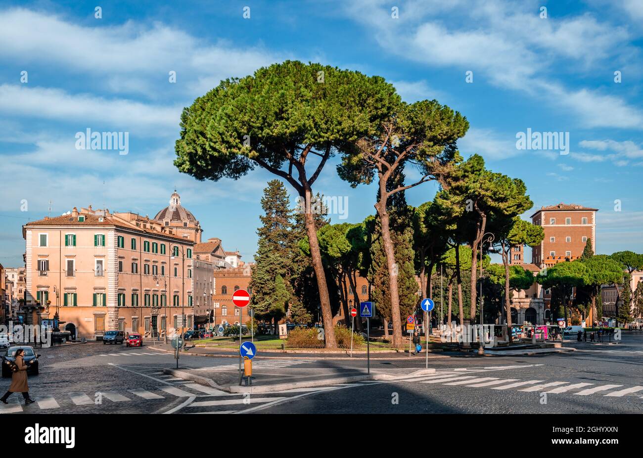 Roma / Italia - 1 dicembre 2018: Vista su Piazza d'Aracoeli, piazza posta ai piedi del Campidoglio. Foto Stock