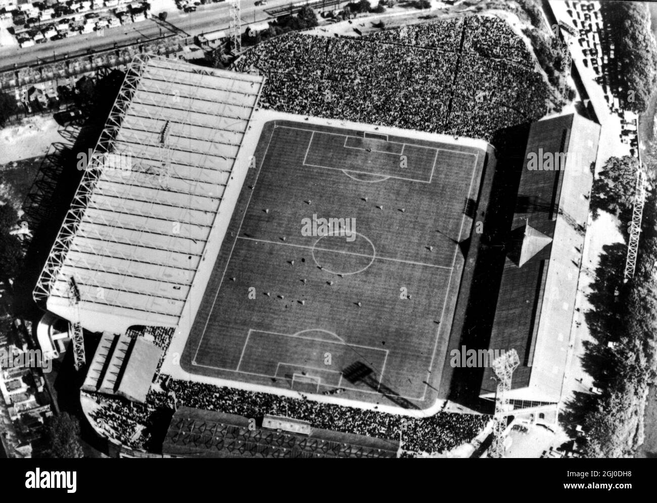 Una vista aerea del campo da calcio del mercoledì di Sheffield a Hillsborough, Sheffield. La Svizzera, la Germania occidentale, l'Argentina e la Spagna parteciperanno ad alcune delle loro partite di Coppa del mondo. 21 gennaio 1966. Foto Stock