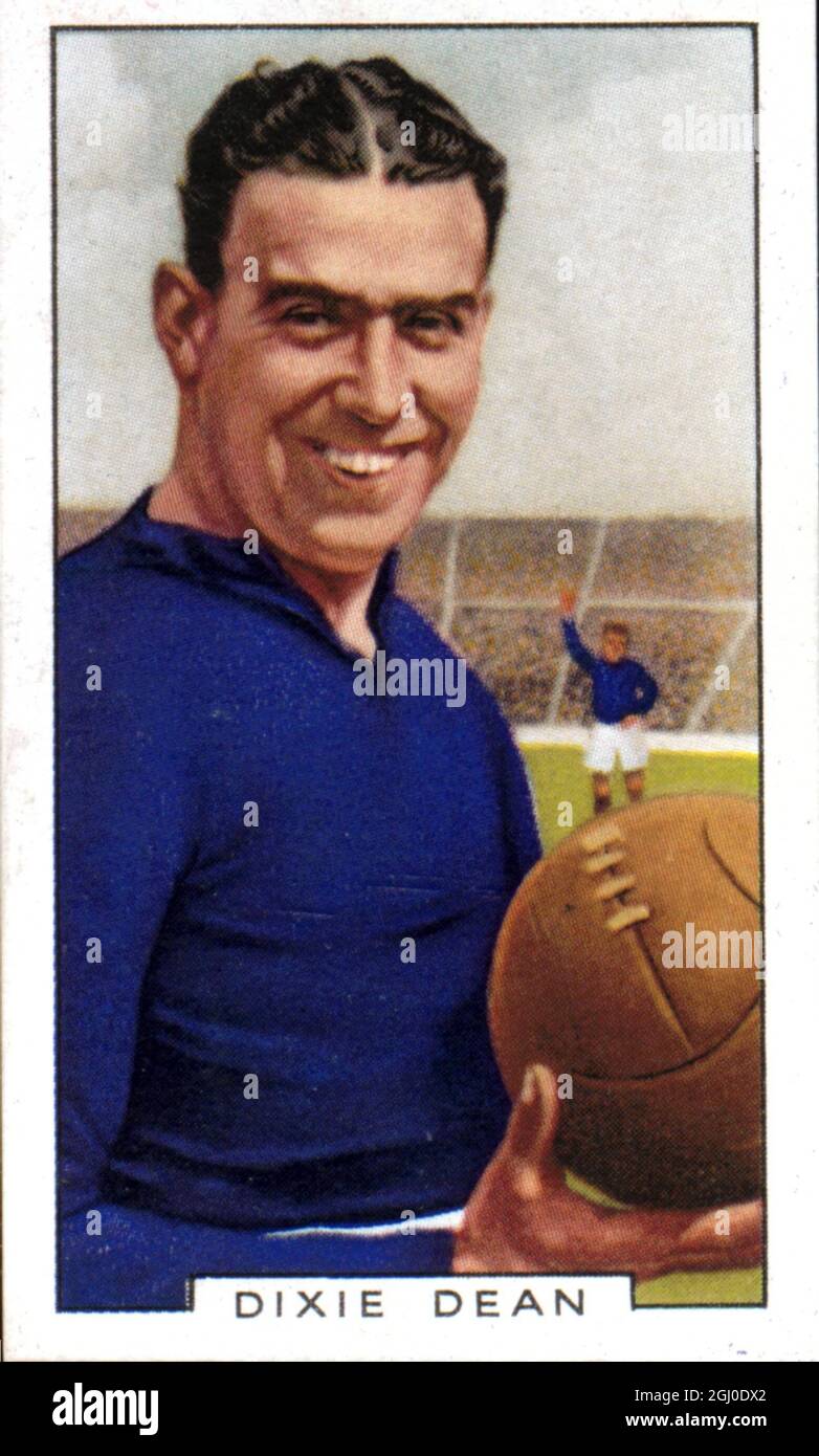 DIXIE DEAN Dixie Dean, il celebre centro-avanti Everton, divenne famoso per la prima volta come calciatore di scuola a Birkenhead, e quando solo quindici si unirono a Tranmere Rovers. Nel 1925 è stato assicurato da Everton, dopo una grande competizione per i suoi servizi, e nel 1827-28 ha creato un record inglese di gol-punteggio, con sessanta in campionato di calcio e ottantadue in tutte le partite giocate in quella stagione. Dopo aver ottenuto diverse medaglie di campionato, oltre a numerose berretti internazionali, Dean ha conquistato la vittoriosa finale di Coppa del team di 1933 Foto Stock