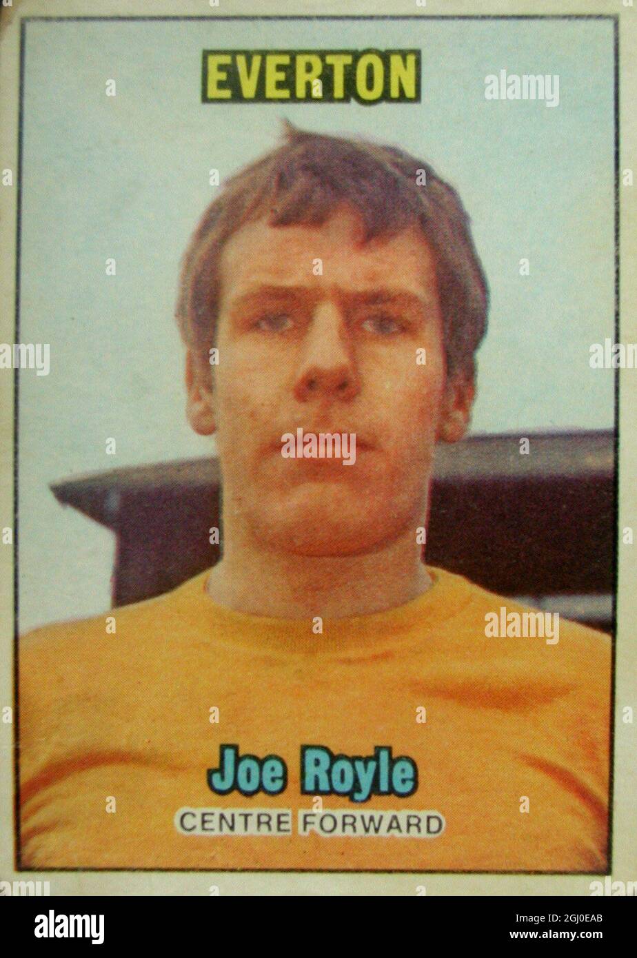 Joe Royle - Everton bene nel reckoning per un posto dell'Inghilterra nel prossimo futuro, Royle, che è già stato bloccato sei volte a livello sotto 23, esploso nella parte di Everton durante la stagione 1968-69, quando ha finito con 29 goal della Coppa e della Lega. La sua enorme capacità in aria è quasi seconda a nessuno nel campionato di calcio, e il pieno riconoscimento internazionale sembra essere sicuro di essere il suo presto. Foto Stock