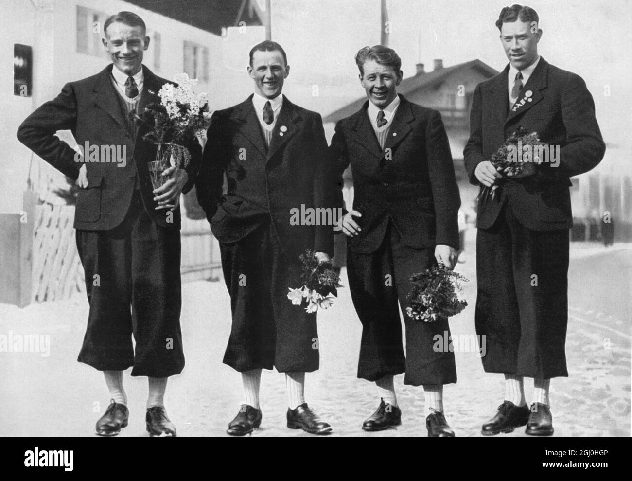 1936 Giochi Olimpici invernali Garmisch - Partenkirchen, Germania la Svezia ha preso i primi quattro posti nel 50 km Men's Cross Country Sci evento. (L-R) Elis Wiklund (medaglia d'oro); Axel Wikström (medaglia d'argento); Nils Joel Englund (medaglia di bronzo); Hjalmar Karl Bergström (4a) ©TopFoto Foto Stock