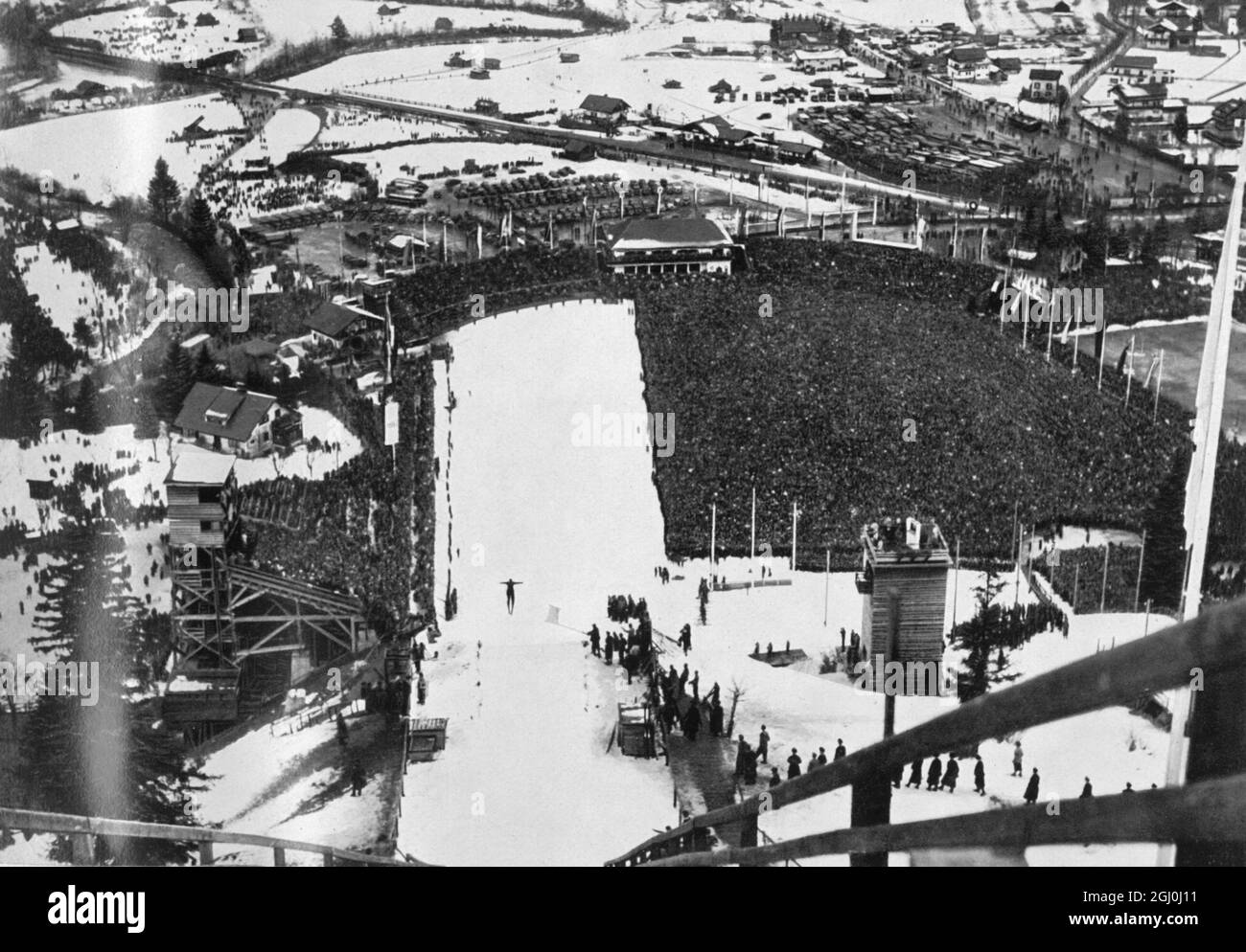Vista dalla cima della torre al salto olimpico. 130,000 spettatori. ©TopFoto Foto Stock