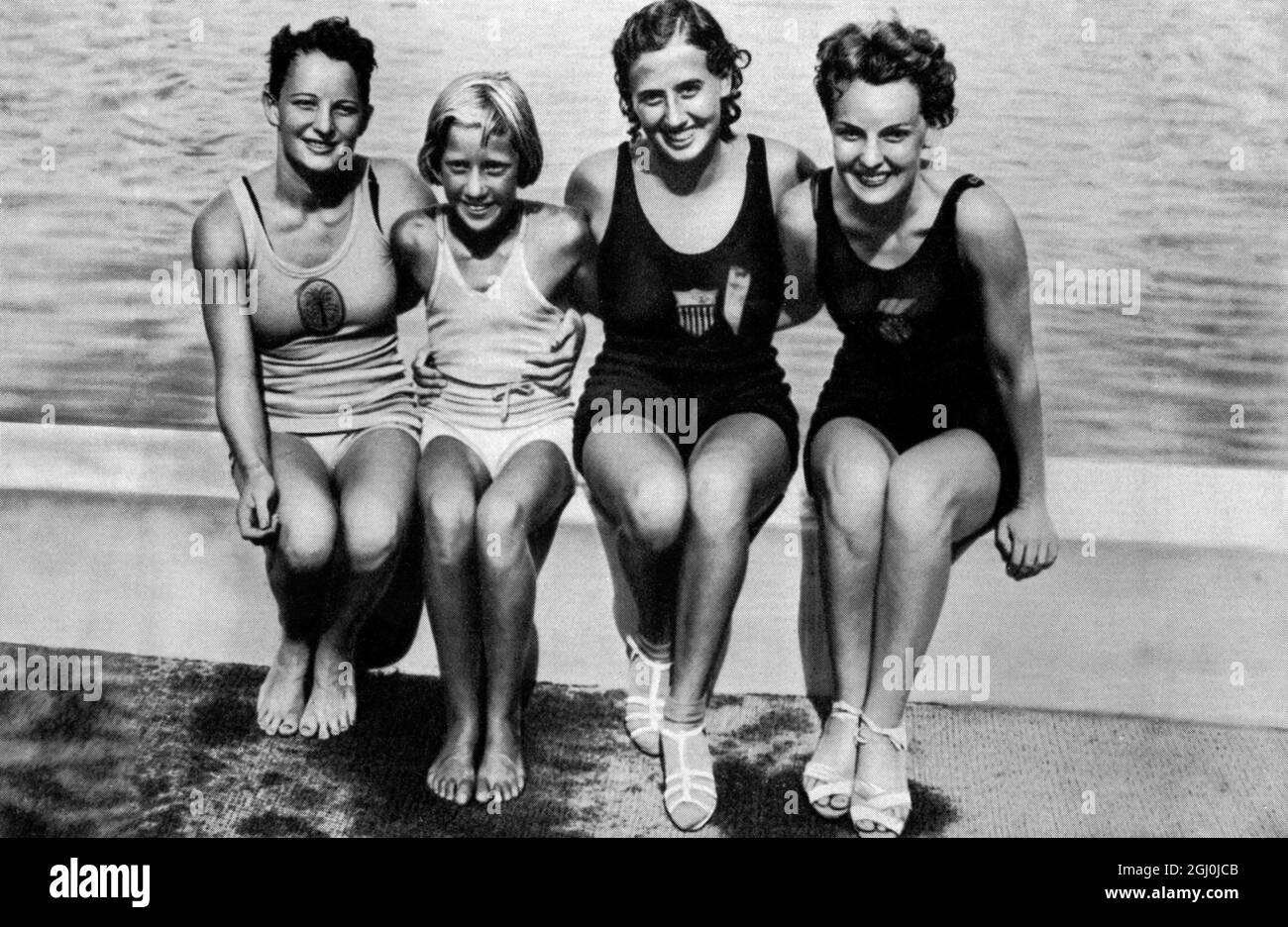 Quattro nuotatori americani (l-r) Katherine Rawls, 200 anni di corsa al seno, secondo a Los Angeles nel 1932, Mary Hoeger, Leonore Kight, freestyle per 1 miglio e 400 metri, Elizabeth Komps, il più veloce nuotatore di corsa indietro nel mondo. ©TopFoto Foto Stock