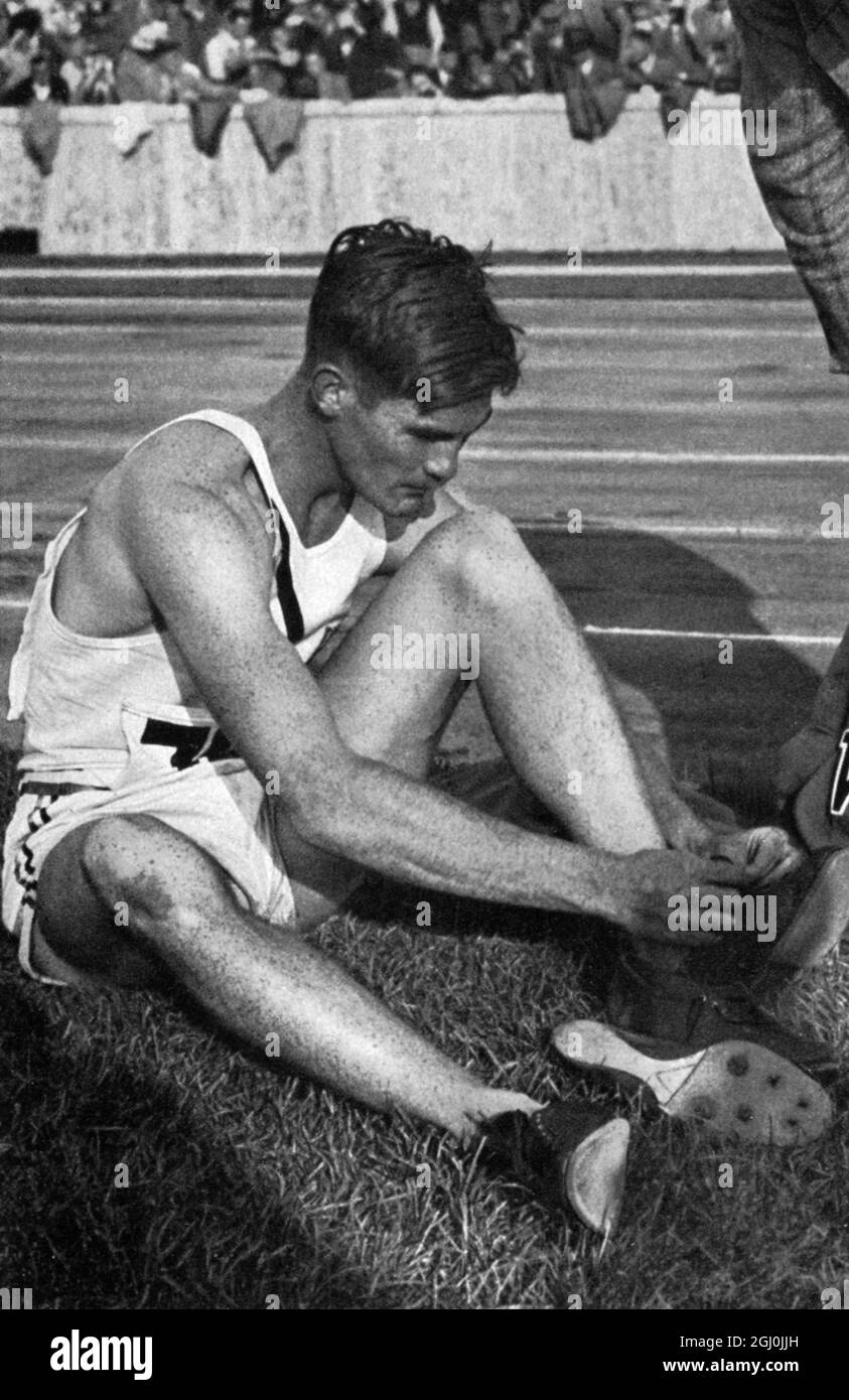 Olimpiadi del 1936, Berlino - Forrest Towns, il vincitore olimpico nella corsa di 110 m ostacoli. ©TopFoto Foto Stock